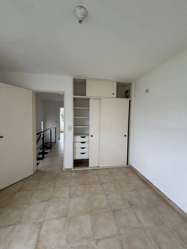 DUPLEX EN ALQUILER, BARRIO GRANJA DE FUNES - Image 13