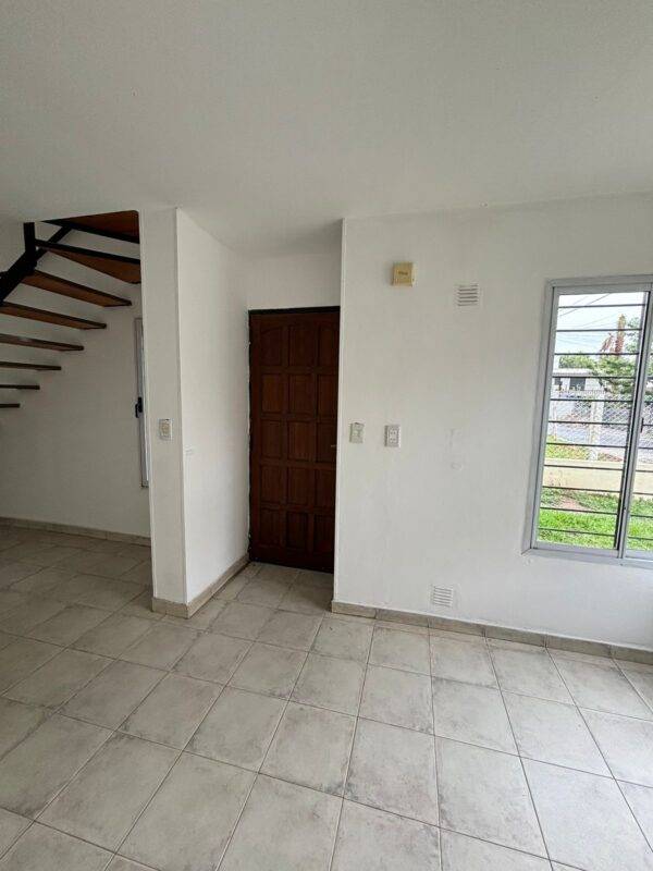 DUPLEX EN ALQUILER, BARRIO GRANJA DE FUNES - Image 5