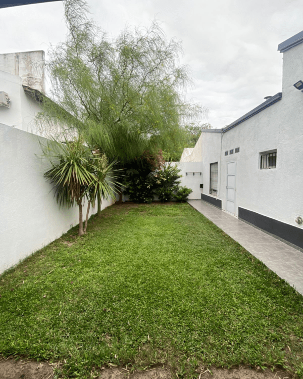 CASA EN VENTA - BARRIO LAS ROSAS - Image 11