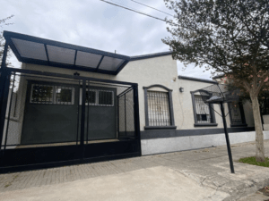 CASA EN VENTA - BARRIO LAS ROSAS