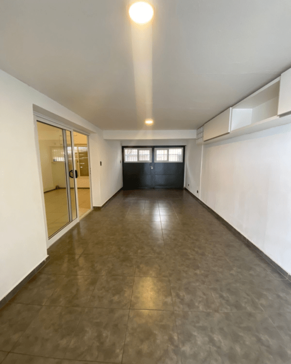 CASA EN VENTA - BARRIO LAS ROSAS - Image 4