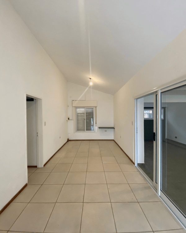 CASA EN VENTA - BARRIO LAS ROSAS - Image 5